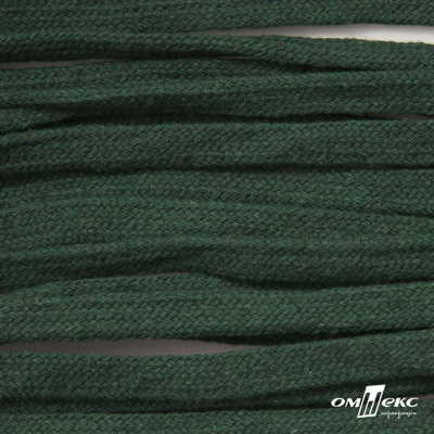 Шнур плетеный d-8 мм плоский, 70% хлопок 30% полиэстер, уп.85+/-1 м, цв.1016-т.зеленый - купить в Петрозаводске. Цена: 742.50 руб.
